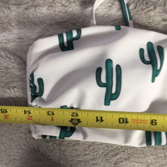 Zaful cactus print bikini set with reversible bottoms size 6/M - Picture 7 of 10